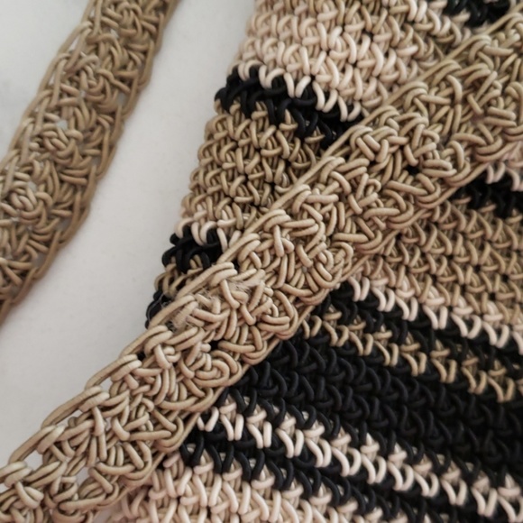 Cute crocheted Boho mini crossbody Purse - Picture 5 of 6